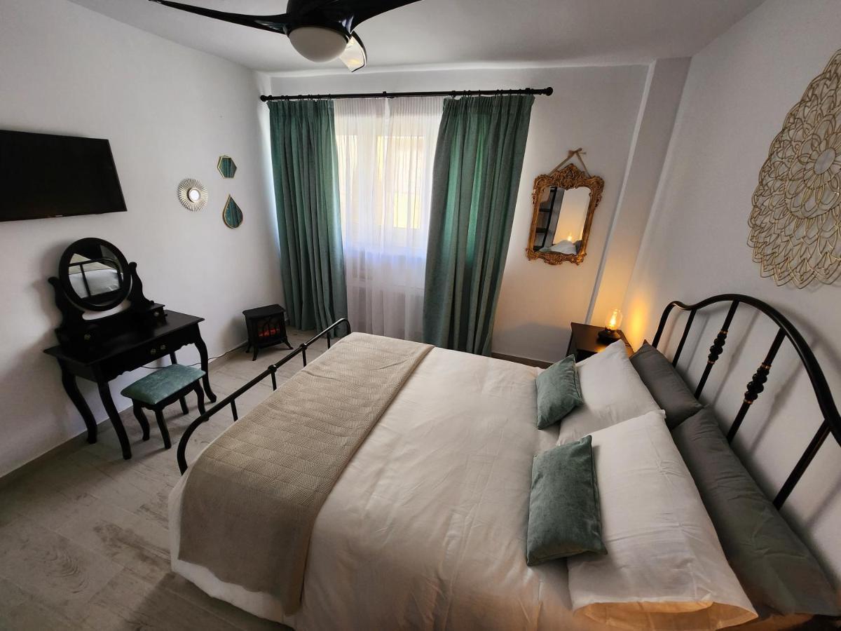 Fabulosa Casa En El Corazon De San Sebastian Almunecar Apartment Luaran gambar